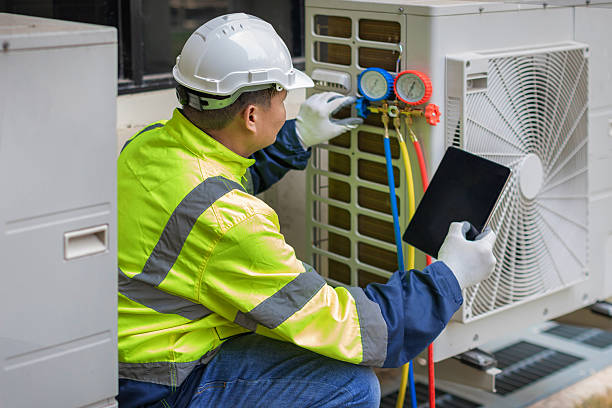 Professional Hvac Installation technician working in Bethesda, MD